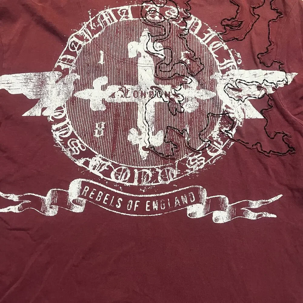 Guess London Lion Crest Graphic T Shirt Burgundy Men Large Short Sleeve Y2K - Picture 3 of 7